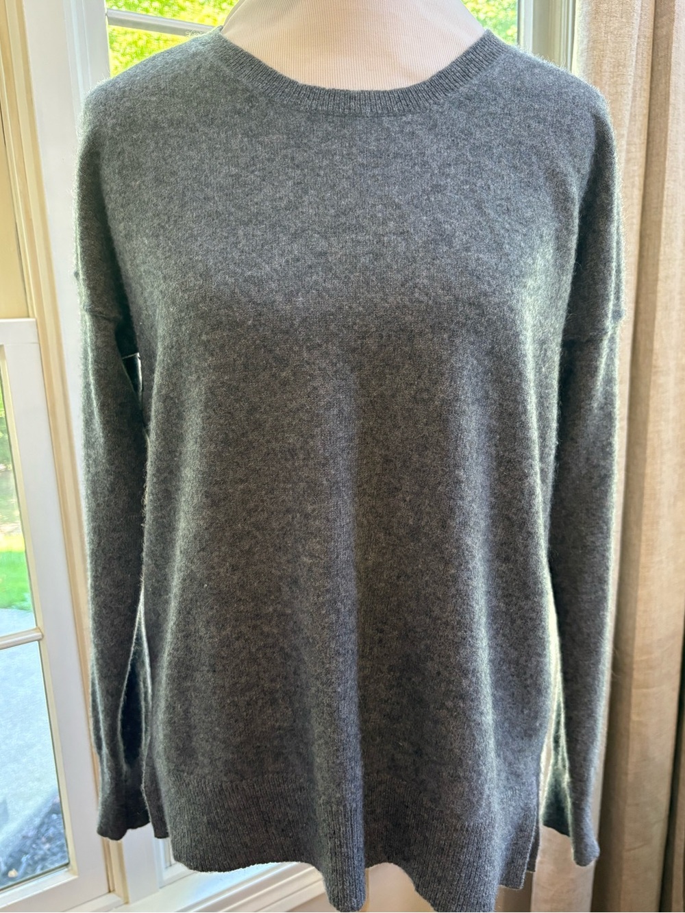 Aqua grey Cashmere sweater size XL